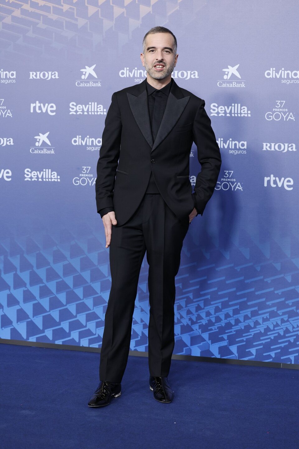 Mikel Gurrea at the blue carpet of the Goya Awards 2023