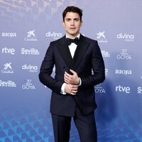 Álex González at the blue carpet of the Goya Awards 2023