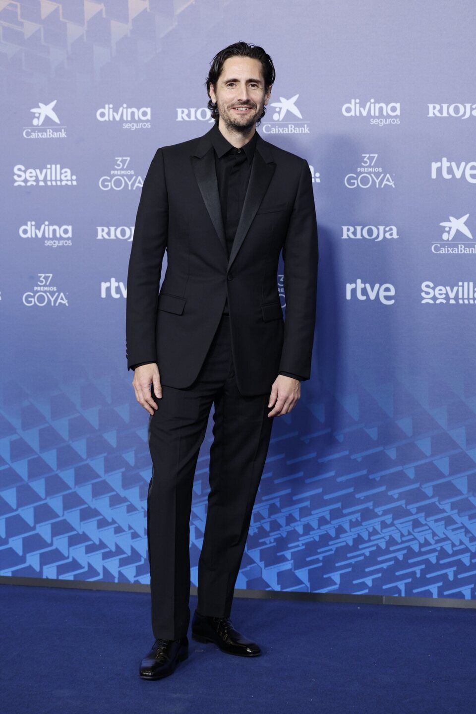 Juan Diego Botto at the blue carpet of the Goya Awards 2023