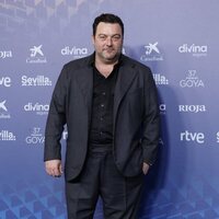 Denis Ménochet at the blue carpet of the Goya Awards 2023