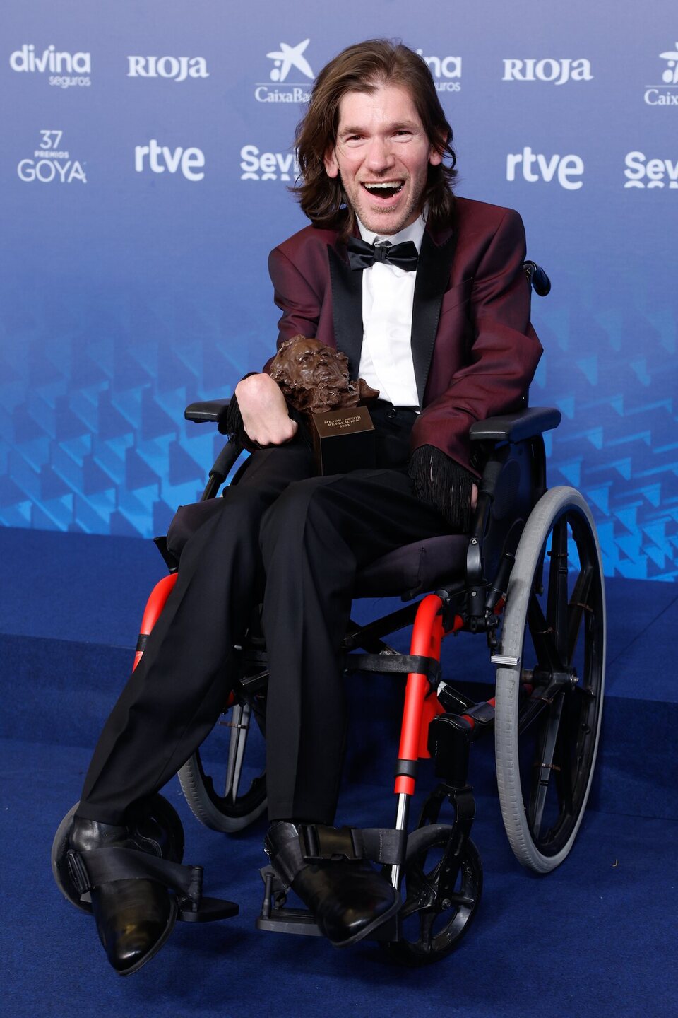 Telmo Irureta at the winner's carpet of the 2023 Goya Awards