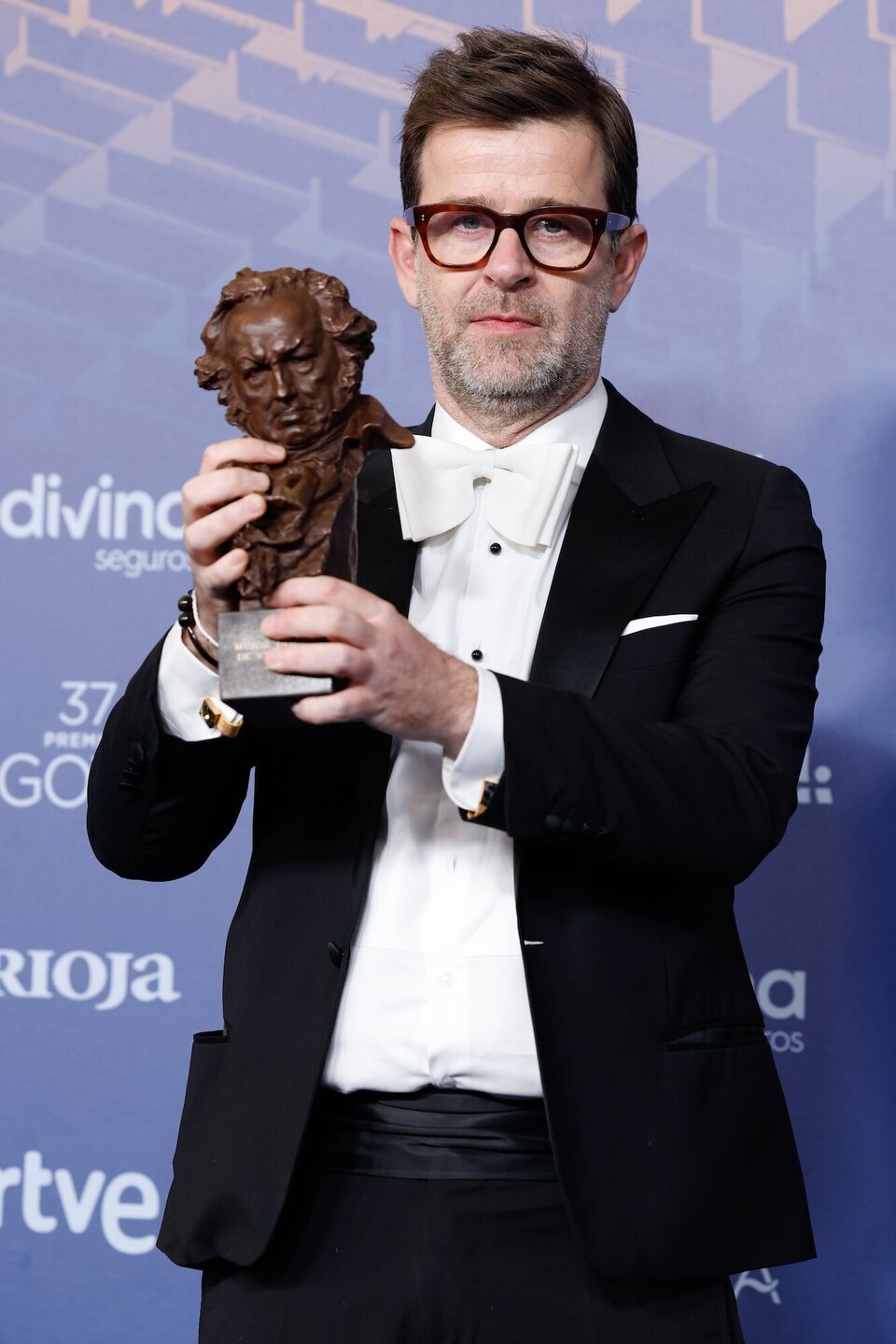 Fernando García at the winner's carpet of the 2023 Goya Awards