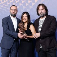 Fran Araújo, Isa Campo and Isaki Lacuesta at the winner's carpet of the 2023 Goya Awards