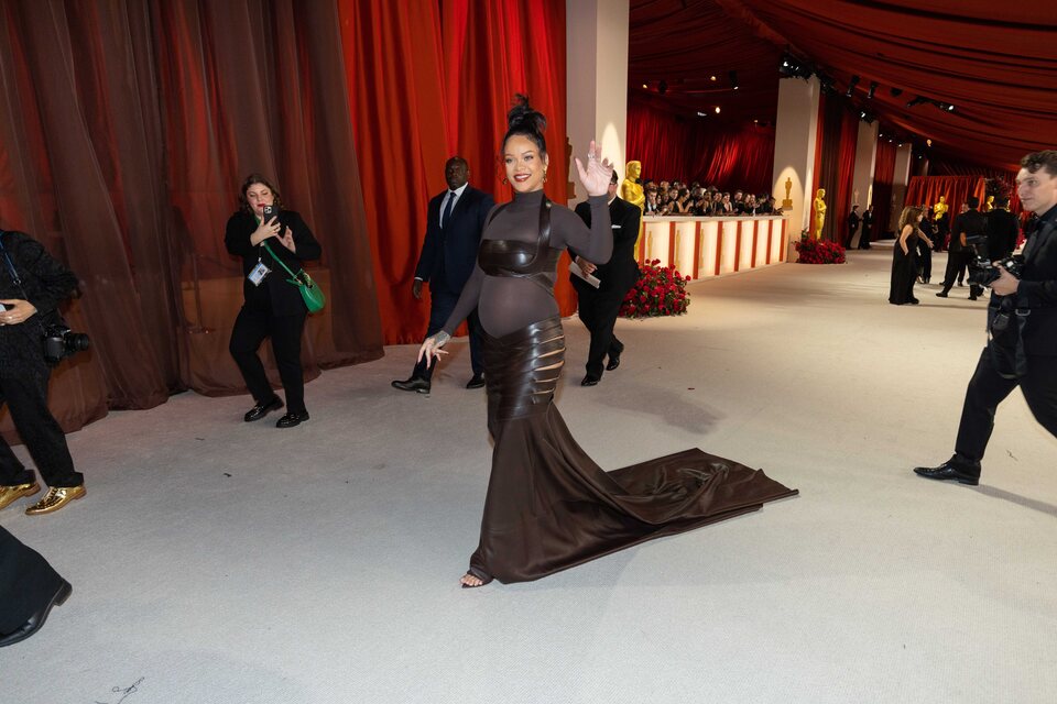 Rihanna at the champagne carpet of the Oscar Awards 2023