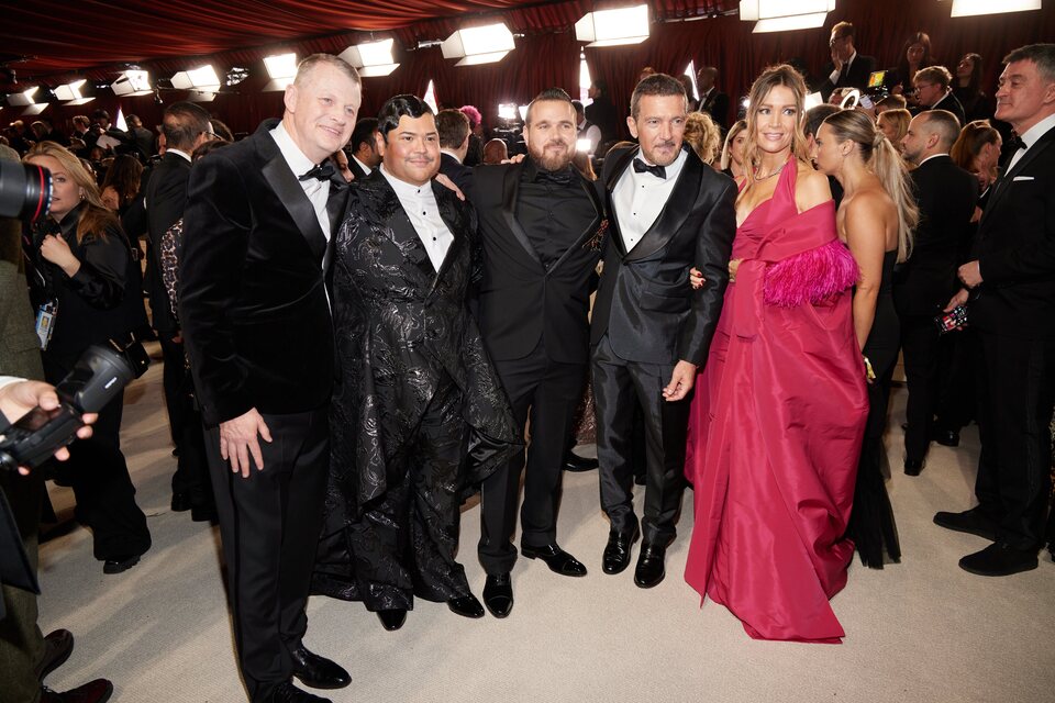 The 'Puss in Boots: The Last Wish' crew at the champagne carpet of the Oscar Awards 2023