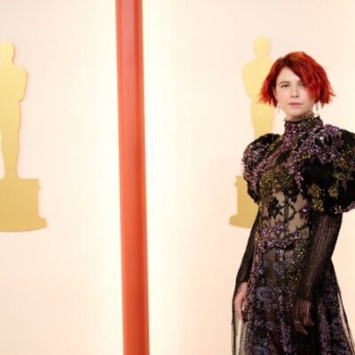 Jessie Buckley at the champagne carpet of the Oscar Awards 2023