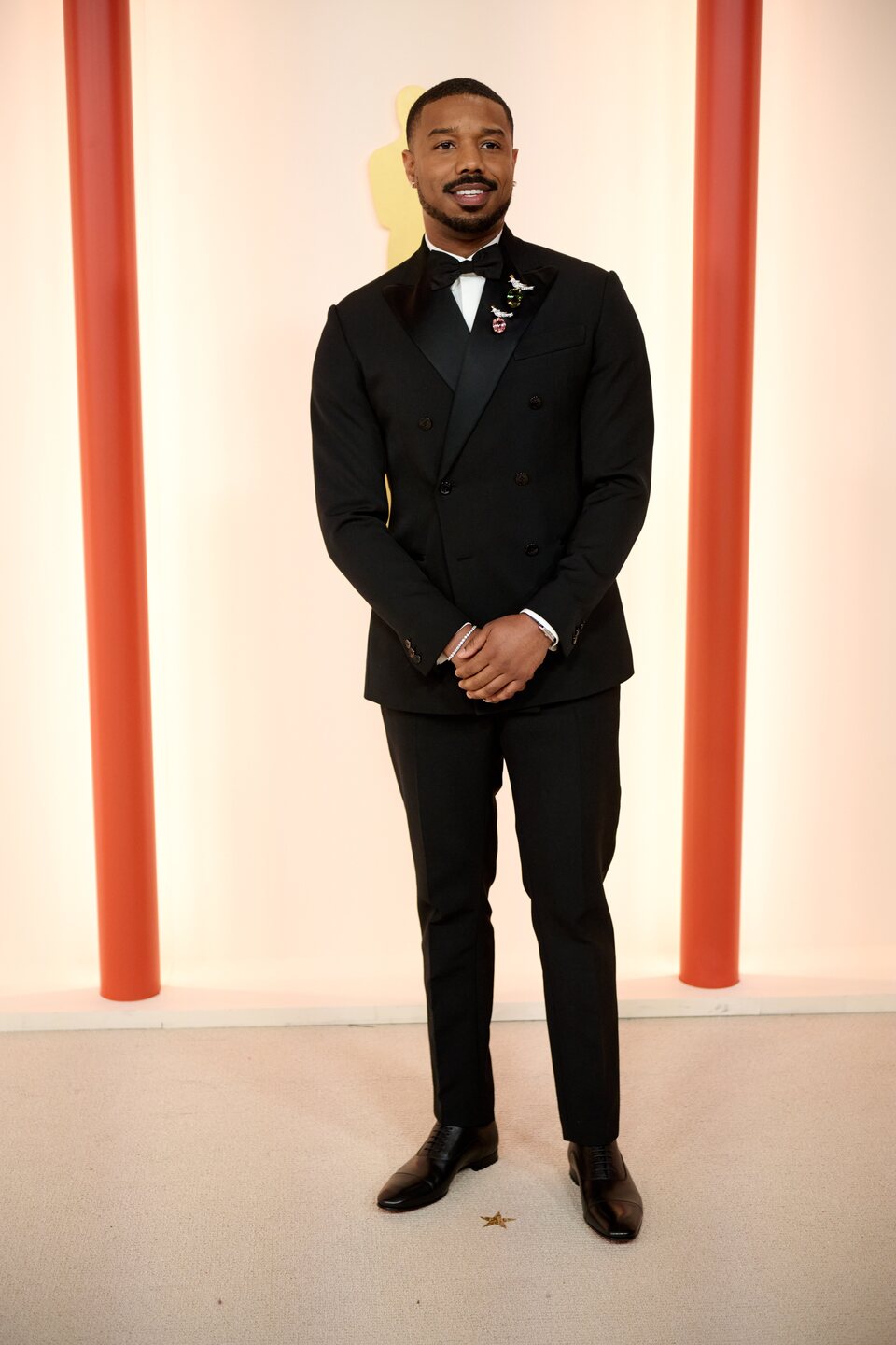 Michael B. Jordan at the champagne carpet of the Oscar Awards 2023