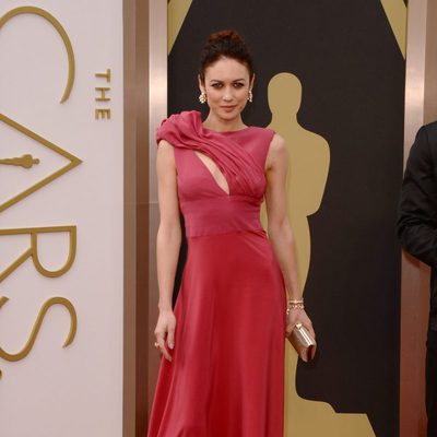 Olga Kurylenko at the 2014 Oscars red carpet