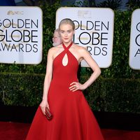 Taylor Schilling at the Golden Globes 2015 red carpet