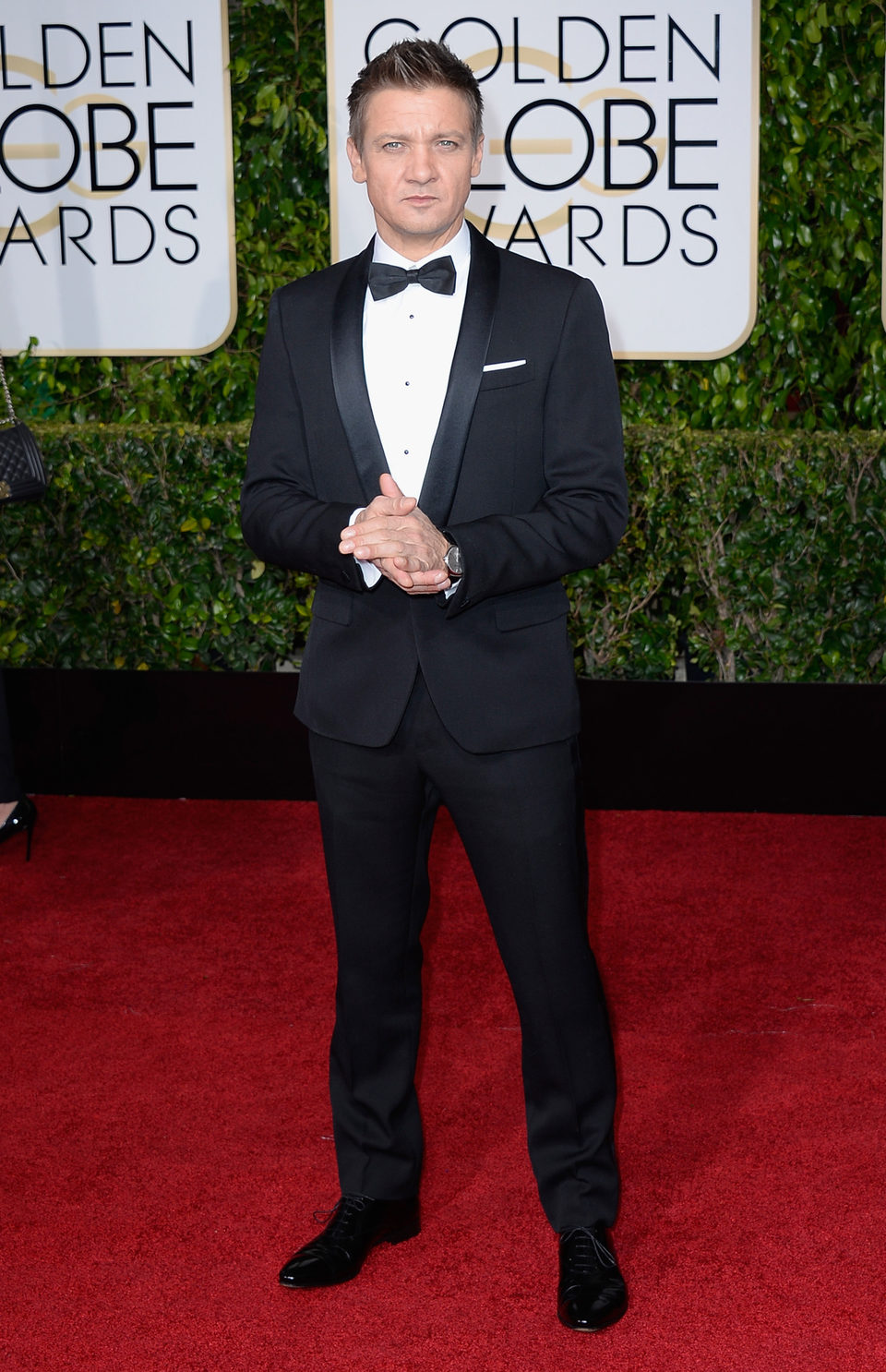 Jeremy Renner at the Golden Globes 2015 red carpet