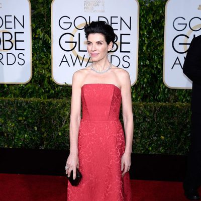 Julianna Margulies at the Golden Globes 2015 red carpet