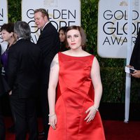 Lena Dunham at the Golden Globes 2015 red carpet