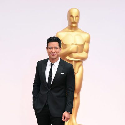 Mario Lopez at the Oscars award 2015 red carpet