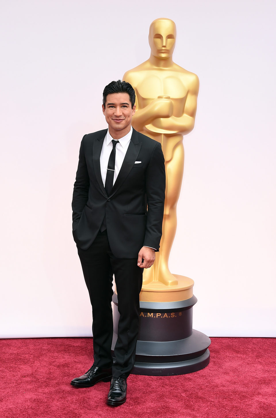 Mario Lopez at the Oscars award 2015 red carpet