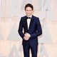 Eddie Redmayne pose at the red carpet of the Oscar 2015