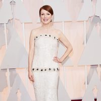 Julianne Moore at the Oscar 2015 red carpet