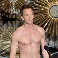 Neil Patrick Harris teases Michael Keaton in 'Birdman' at the Oscars 2015 ceremony