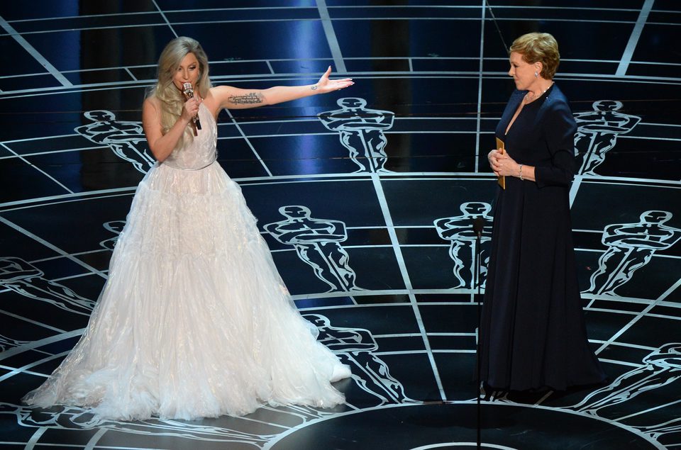 Lady Gaga and Julie Andrews share the stage of the Oscars 2015 