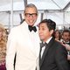 Jeff Goldblum y Tony Revolori poss in the Oscar 2015 red carpet