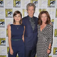 Jenna Coleman, Peter Capaldi y Michelle Gomez en la Comic-Con 2015