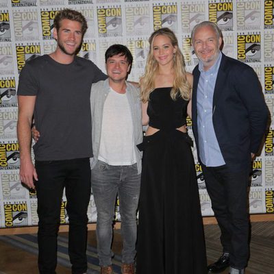 Josh Hutcherson, Jennifer Lawrence, Liam Hemsworth y Francis Lawrence at the Comic-Con 2015