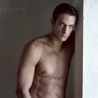 Joaquín Ferreira shows abs in a photo shoot