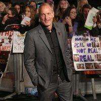 Woody Harrelson smiles in 'The Hunger Games: Mockingjay - Part 2' London premiere