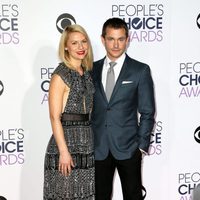 Claire Danes and her husband Hugh Dancy in the People's Choice Awards 2016