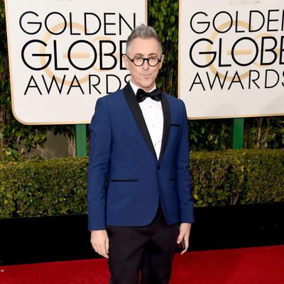 Alan Cumming in the 2016 Golden Globes red carpet