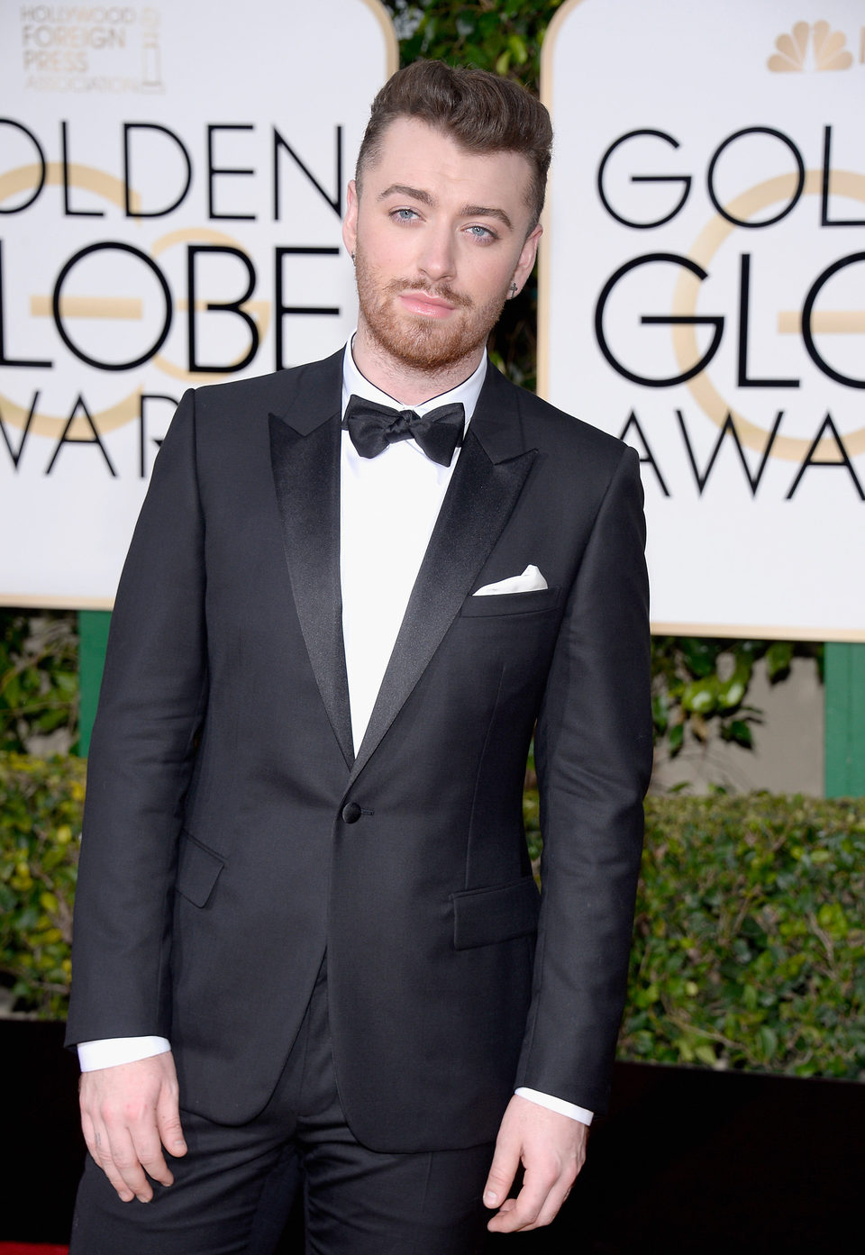 Sam Smith at the 2016 Golden Globes red carpet