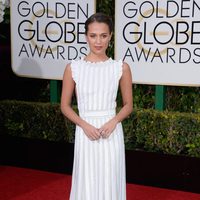 Alicia Vikander in the 2016 Golden Globes red carpet