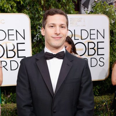 Andy Samberg at the 2016 Golden Globes red carpet