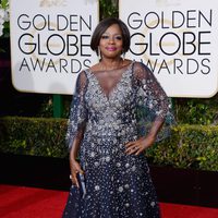 Viola Davis in the 2016 Golden Globes red carpet