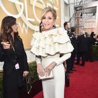 Jane Fonda in the 2016 Golden Globes red carpet