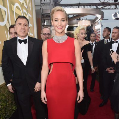 Jennifer Lawrence in the 2016 Golden Globes red carpet