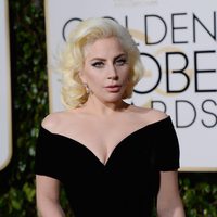 Lady Gaga at the 2016 Golden Globes red carpet