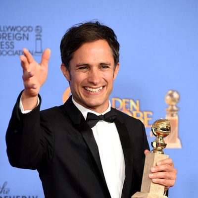 Gael García Bernal wins the Golden Globe for 'Mozart in the Jungle'