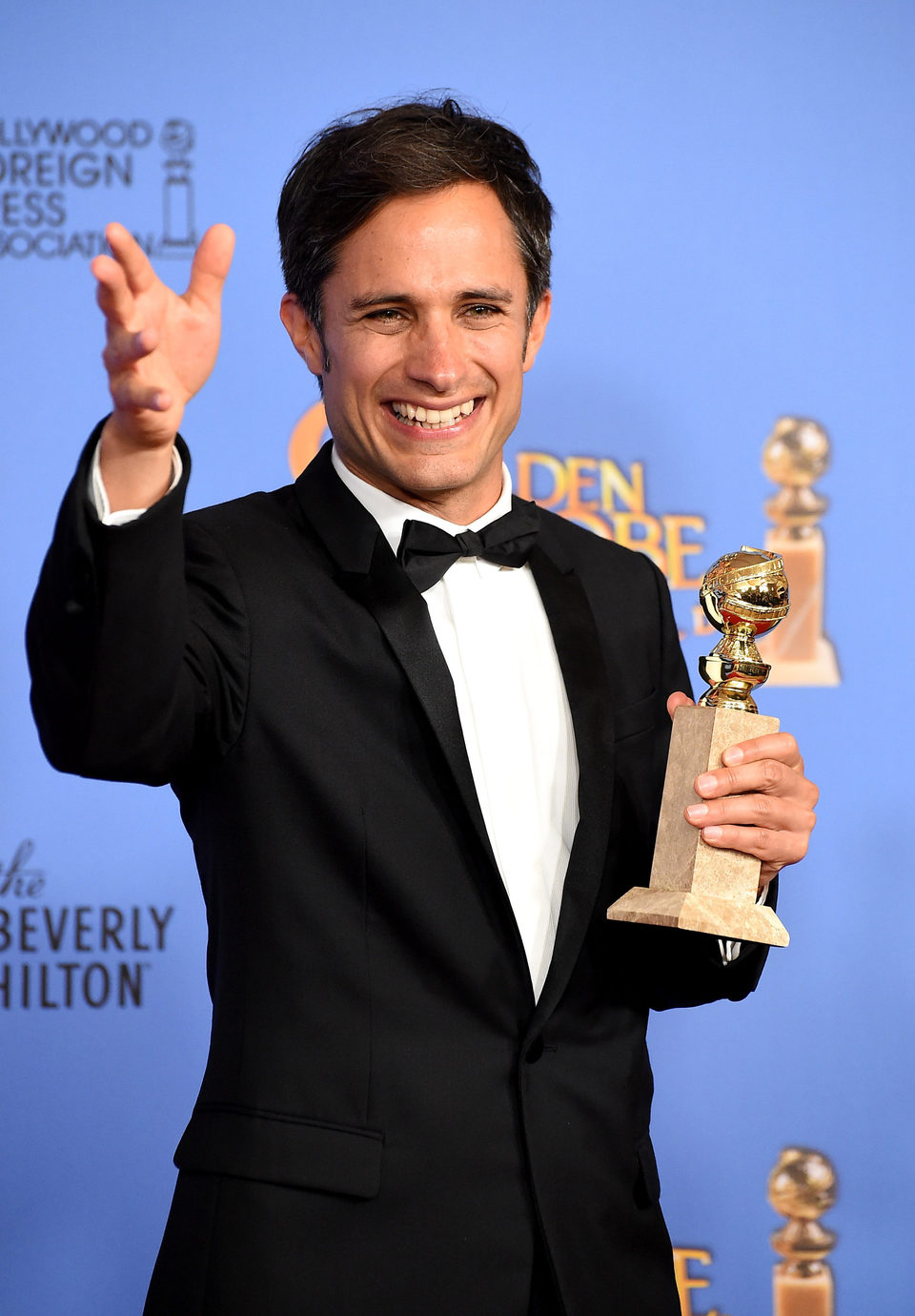 Gael García Bernal wins the Golden Globe for 'Mozart in the Jungle'