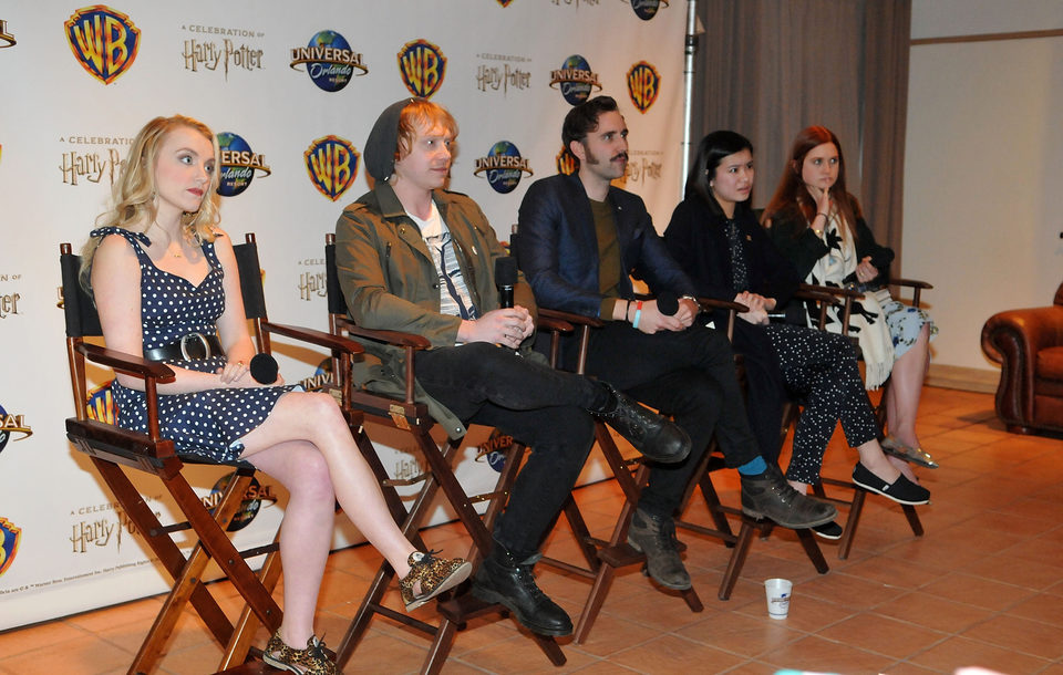 This cast during the press conference of presentation