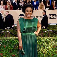 Uzo Aduba in red carpet of SAG Awards 2016