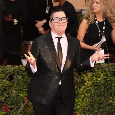 Lea DeLaria in red carpet of SAG Awards 2016