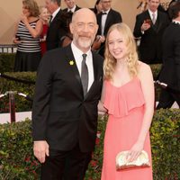 J.K. Simmons and Olivia Simmons in red carpet of SAG Awards 2016