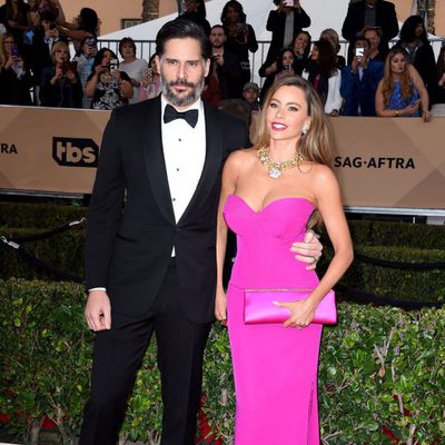 Joe Manganiello and Sofia Vergara at the SAG Awards 2016 red carpet