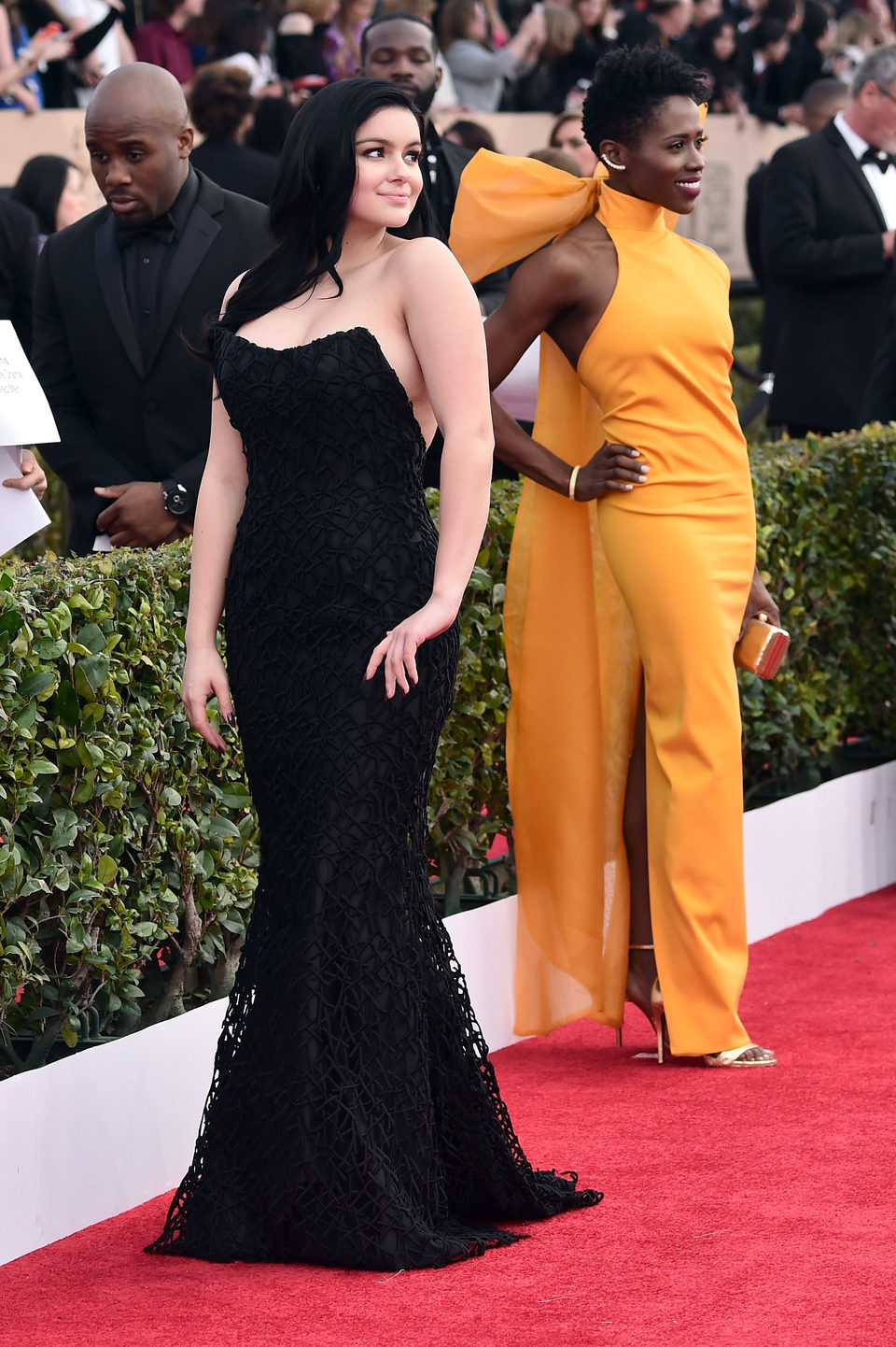 Ariel Winter and Sola Bamis in red carpet of SAG Awards 2016