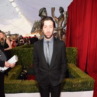 Simon Helberg at the SAG Awards 2016 red carpet