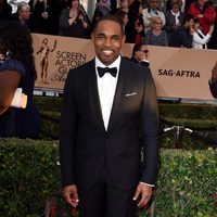 Jason George at the SAG Awards 2016 red carpet