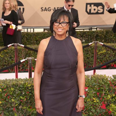 Cheryl Boone Isaacs in red carpet of SAG Awards 2016