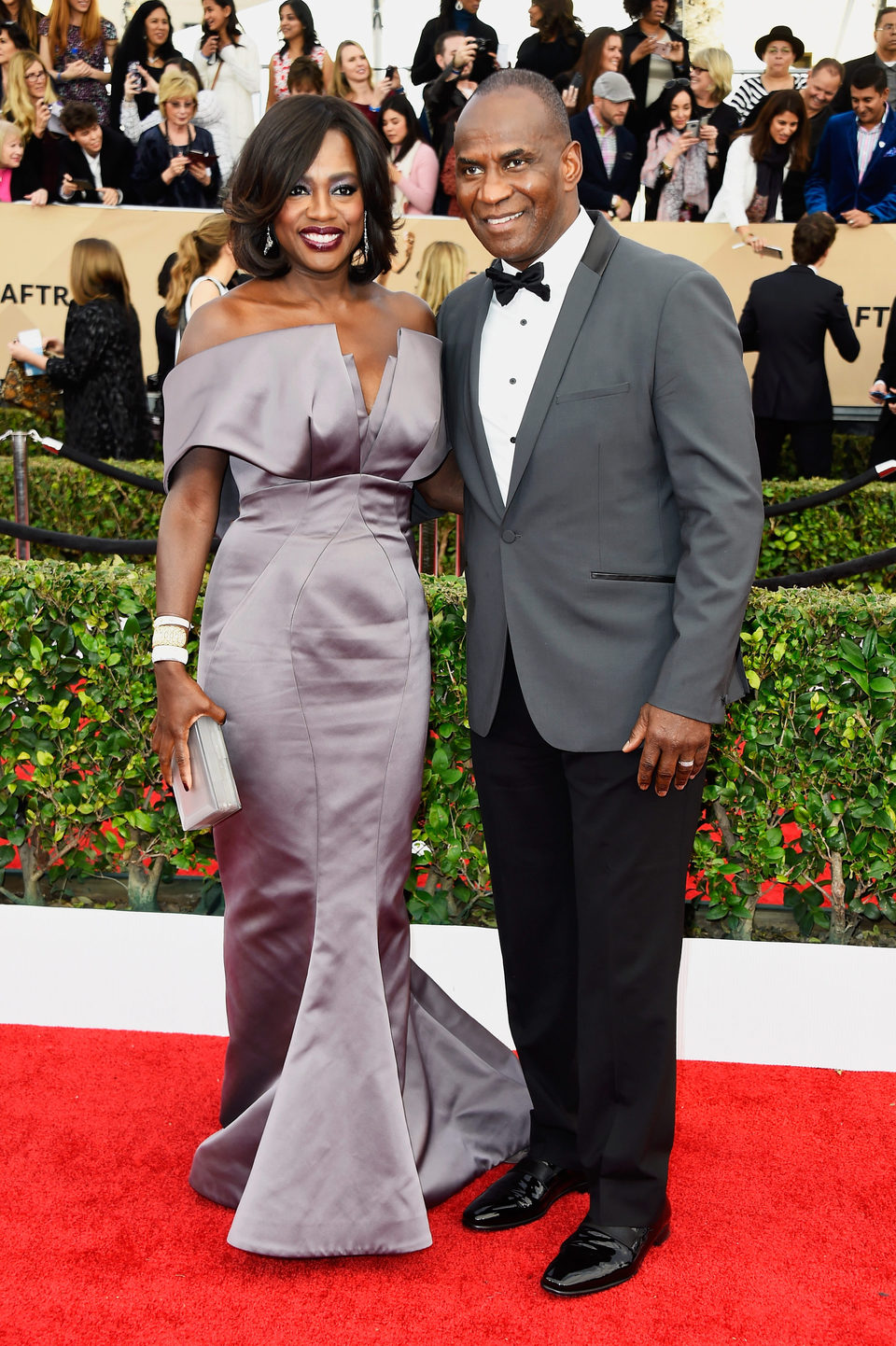 Viola Davis and Julius Tennon in red carpet of SAG Awards 2016