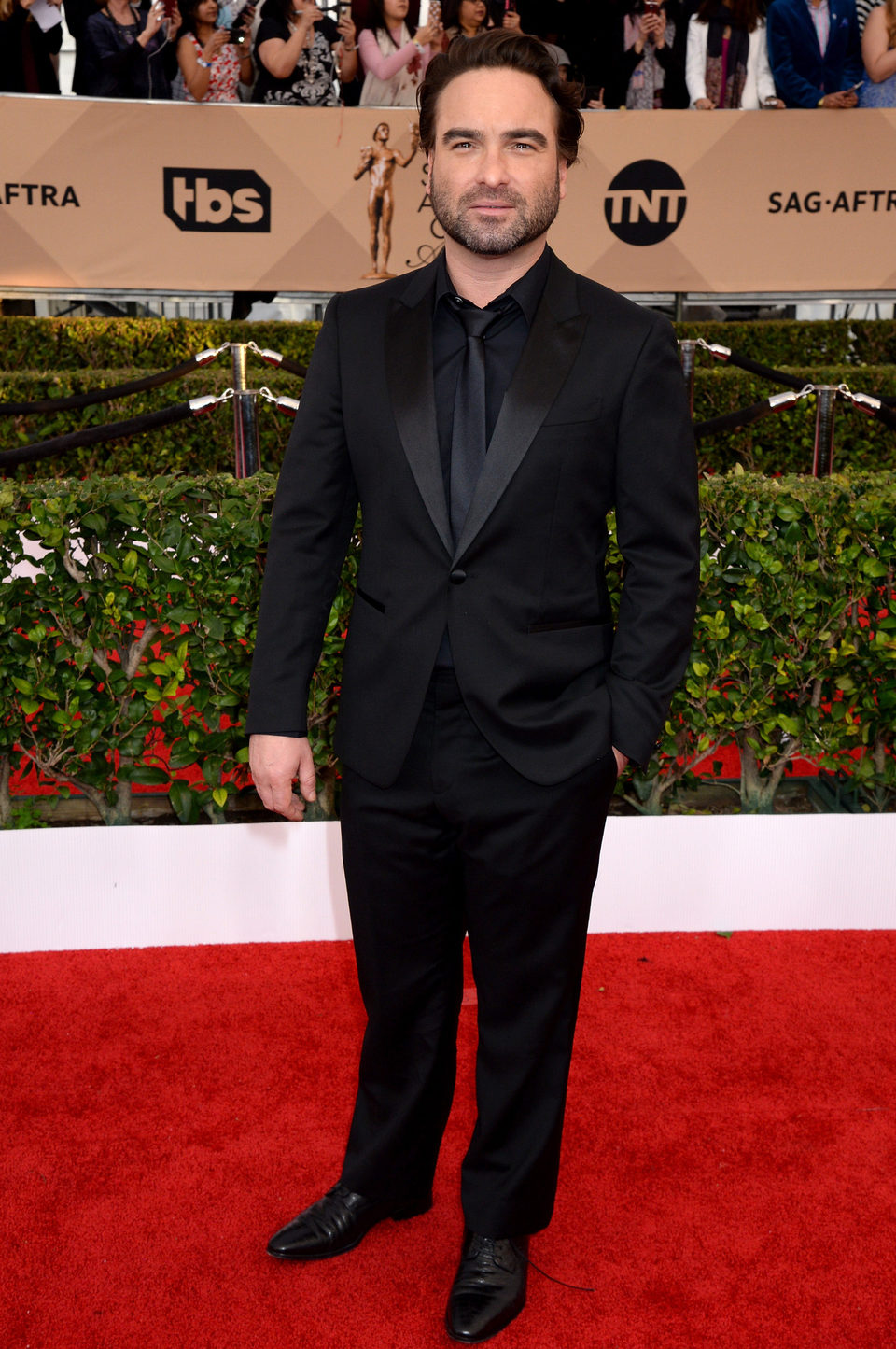 Johnny Galecki at the SAG Awards 2016 red carpet