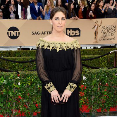 Mayim Bialik at the SAG Awards 2016 red carpet